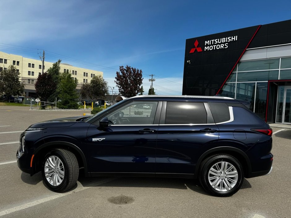 2024 Mitsubishi OUTLANDER PHEV LE-2