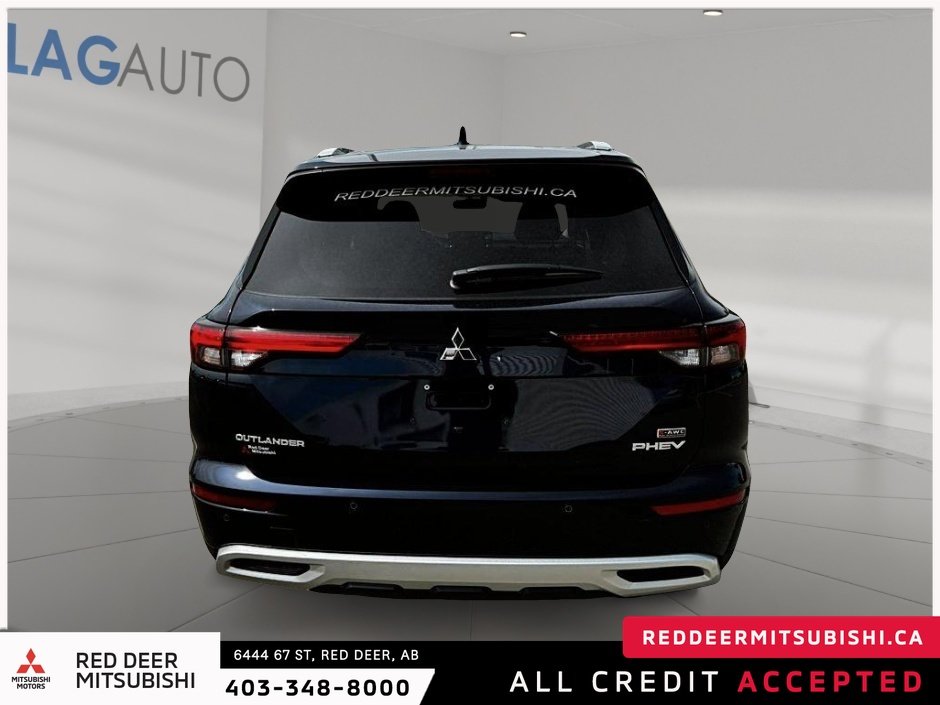 2024 Mitsubishi OUTLANDER PHEV LE-3