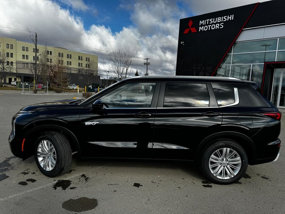 2024 Mitsubishi OUTLANDER PHEV LE-2