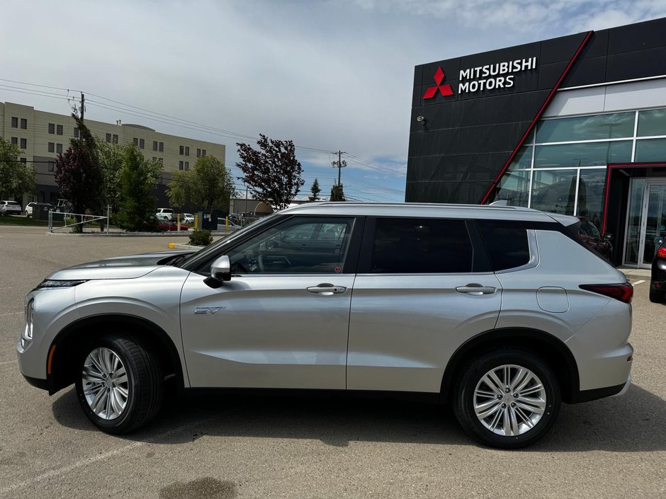 2024 Mitsubishi OUTLANDER PHEV LE-2