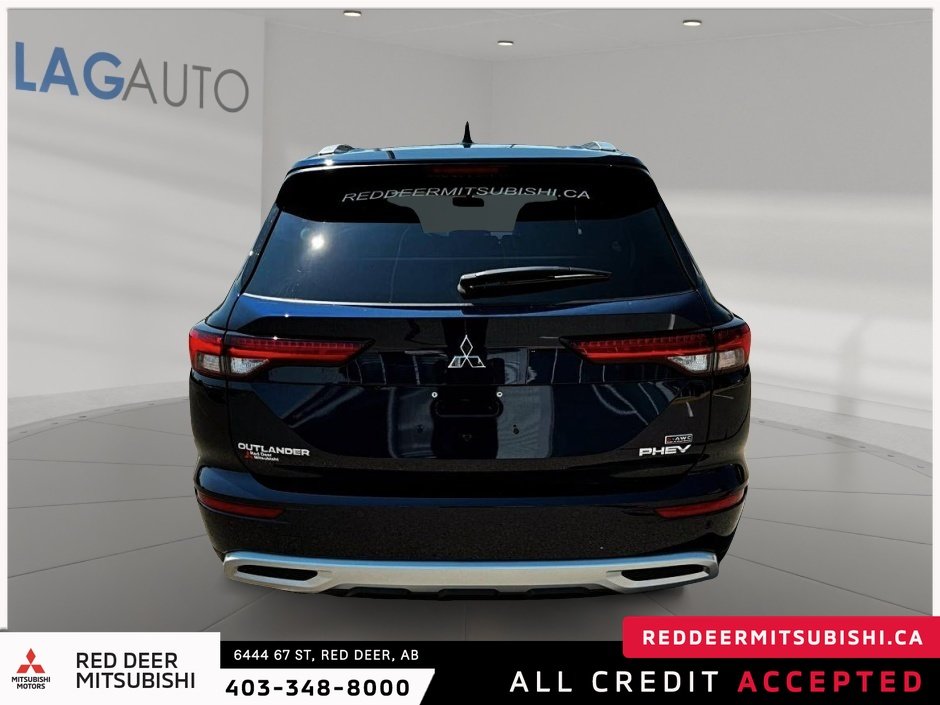 2024 Mitsubishi OUTLANDER PHEV LE-3