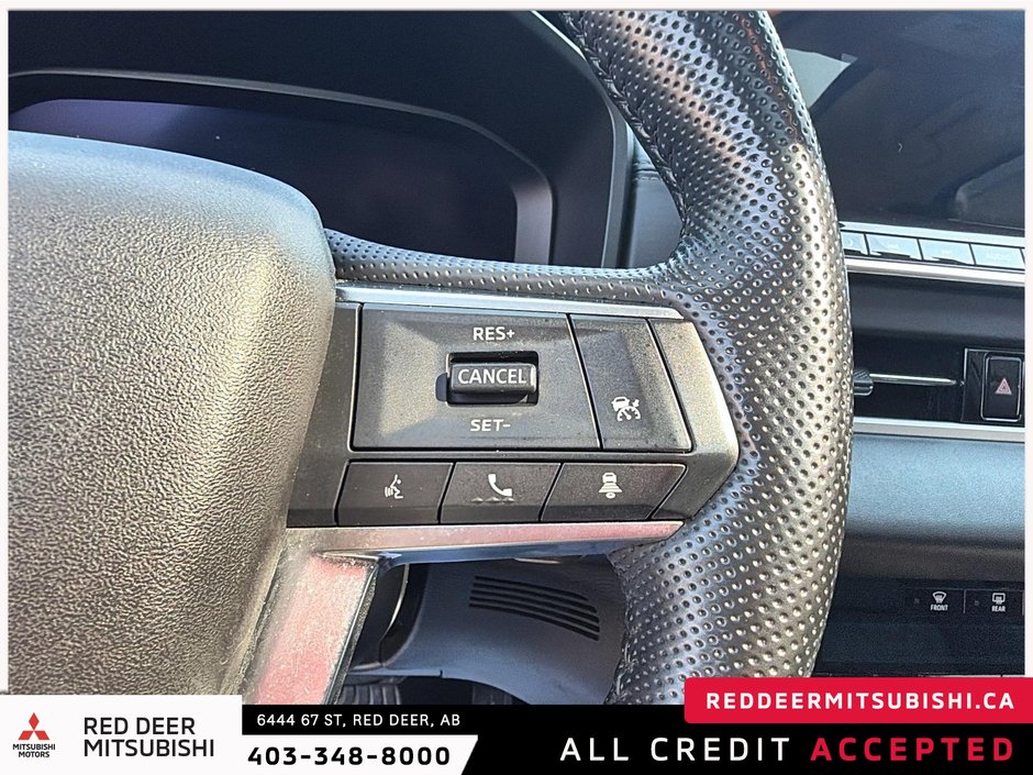 2024 Mitsubishi Outlander PHEV LE-18