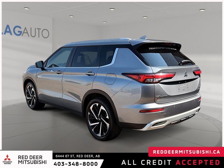 2024 Mitsubishi Outlander PHEV LE-3