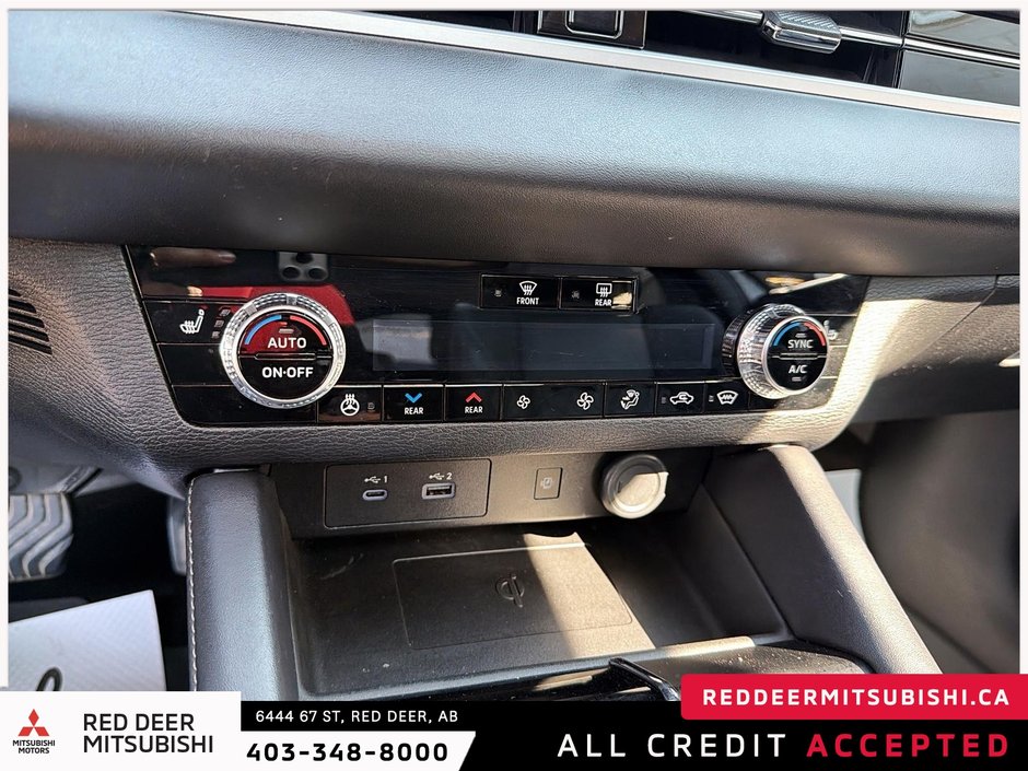 2024 Mitsubishi Outlander PHEV LE-20