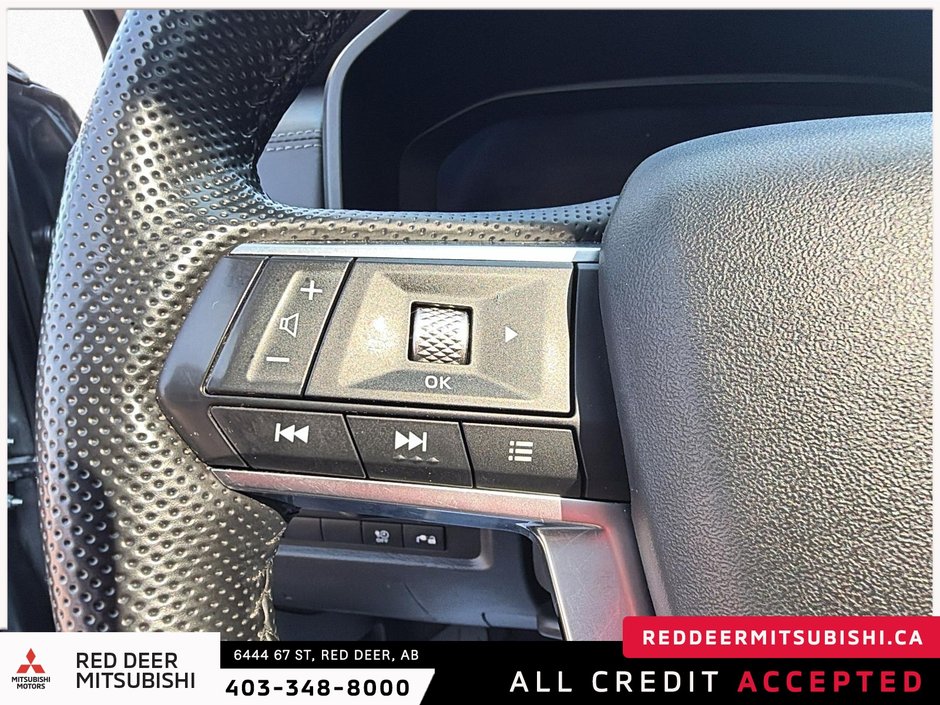 2024 Mitsubishi Outlander PHEV LE-17