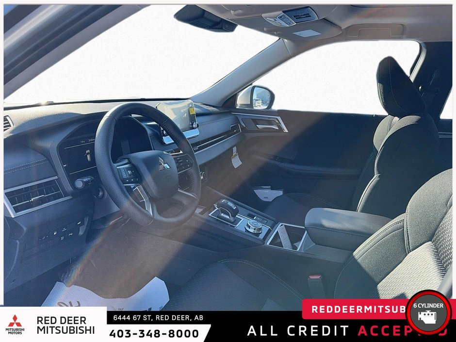 2025 Mitsubishi OUTLANDER PHEV SE S-AWC-7