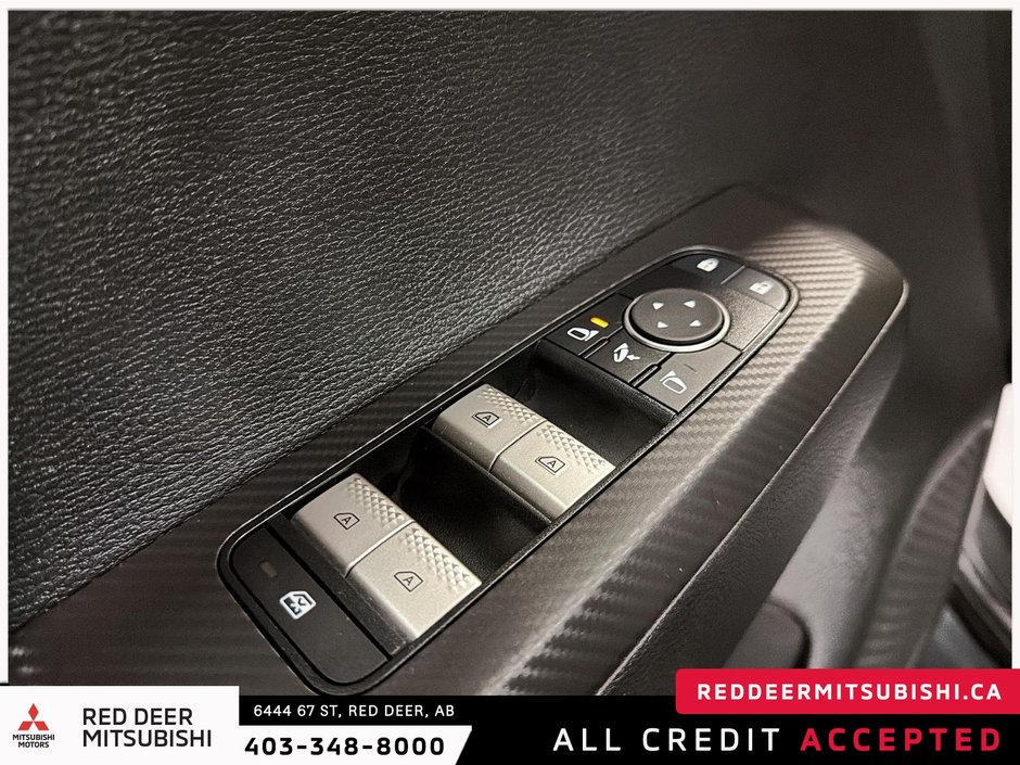 2025 Mitsubishi Outlander PHEV GT-13