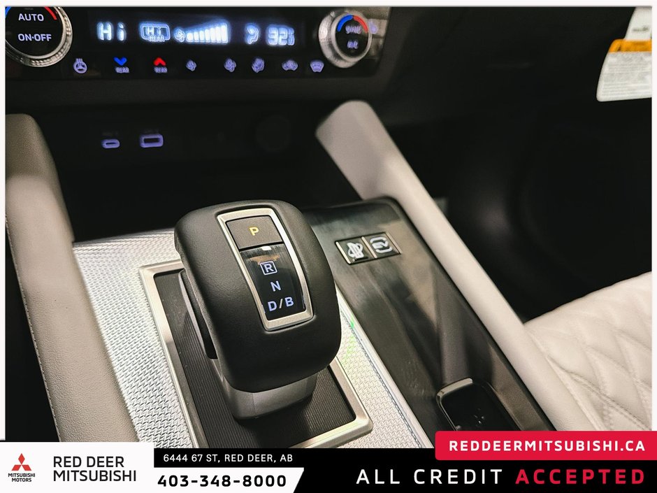 2025 Mitsubishi Outlander PHEV GT-19