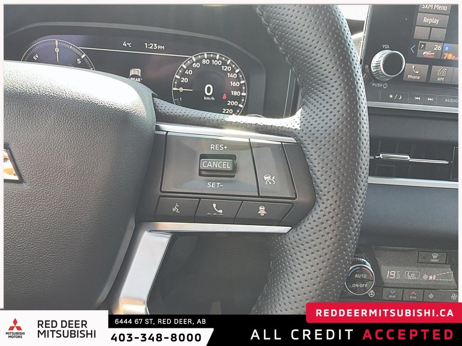 2025 Mitsubishi Outlander PHEV-15