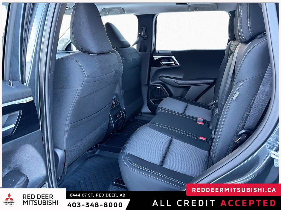 2026 Mitsubishi Outlander Plug-in Hybrid SE S-AWC-12