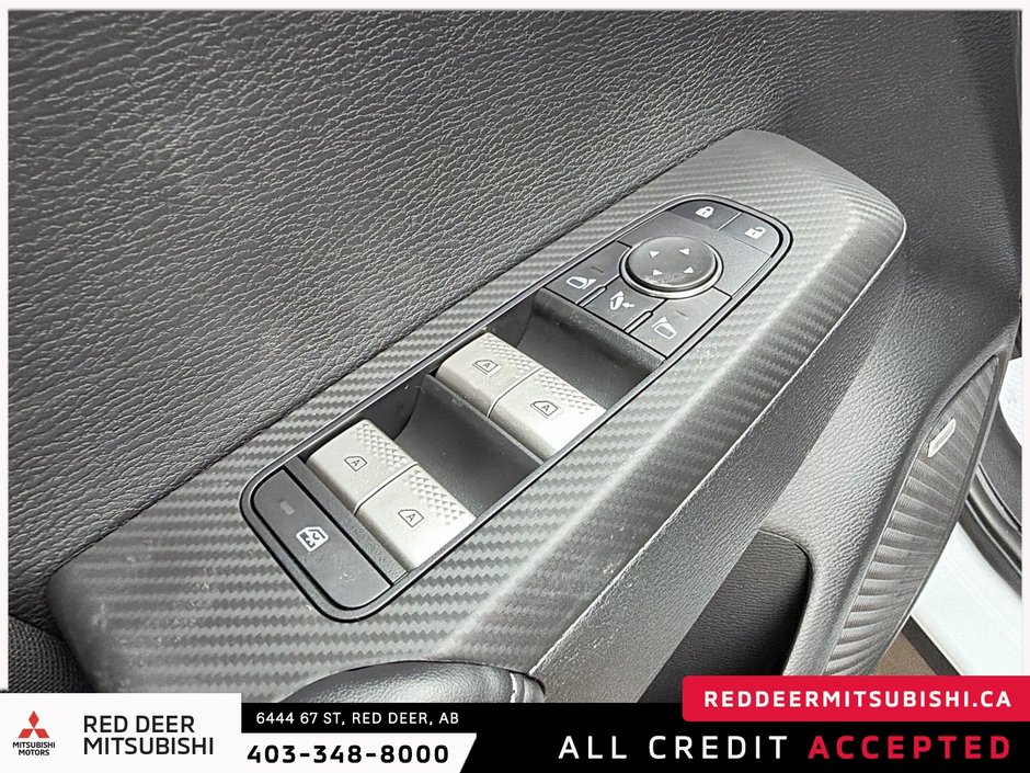 2026 Mitsubishi Outlander Plug-in Hybrid SE S-AWC-12