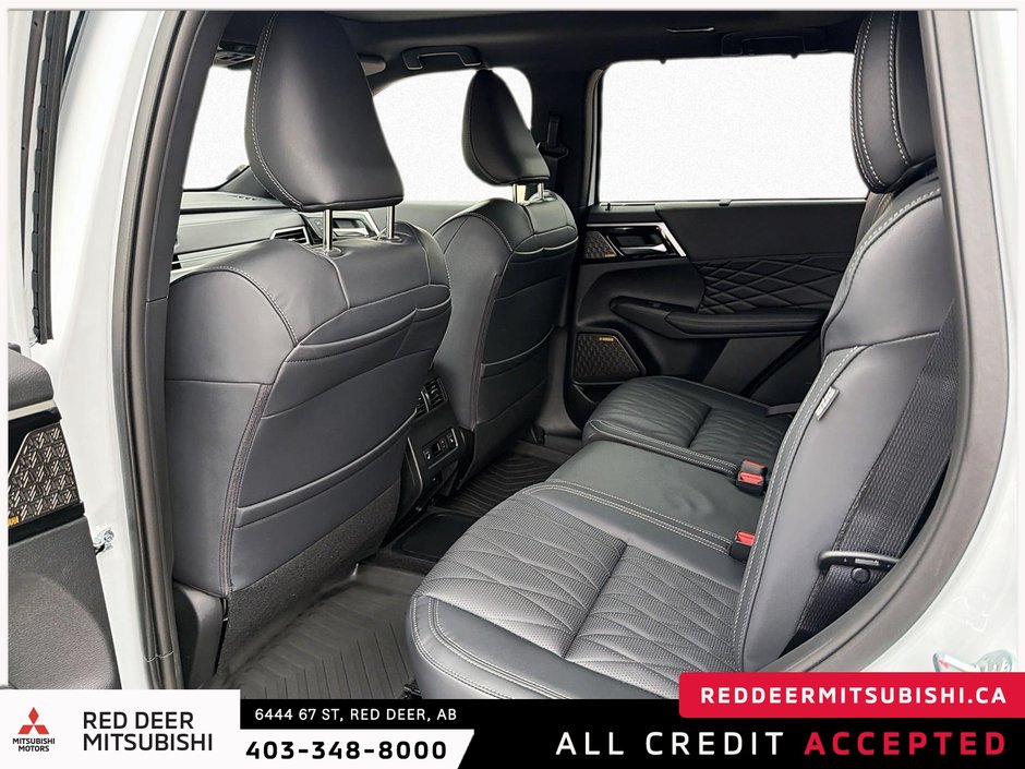 2026 Mitsubishi Outlander Plug-in Hybrid GT NOIR S-AWC-12