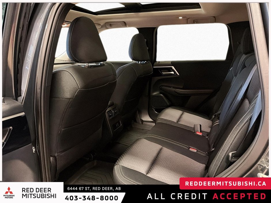 2025 Mitsubishi Outlander Plug-in Hybrid SE S-AWC-14