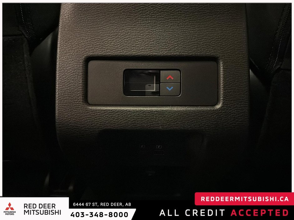 2025 Mitsubishi Outlander Plug-in Hybrid SE S-AWC-11