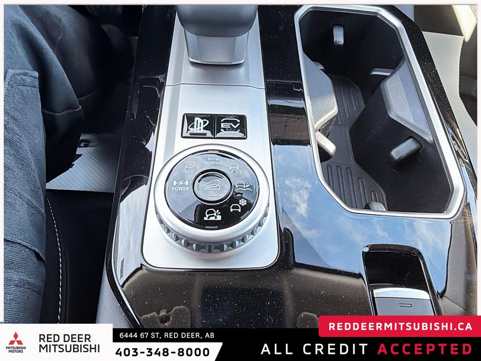 2026 Mitsubishi Outlander Plug-in Hybrid SE S-AWC-22