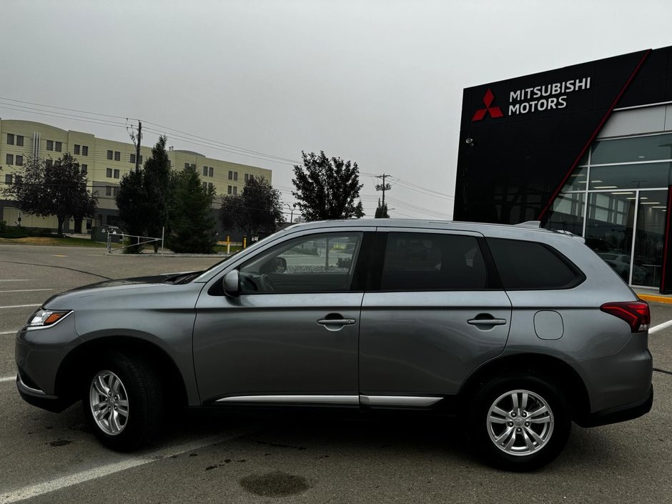 2020 Mitsubishi Outlander ES AWC-2