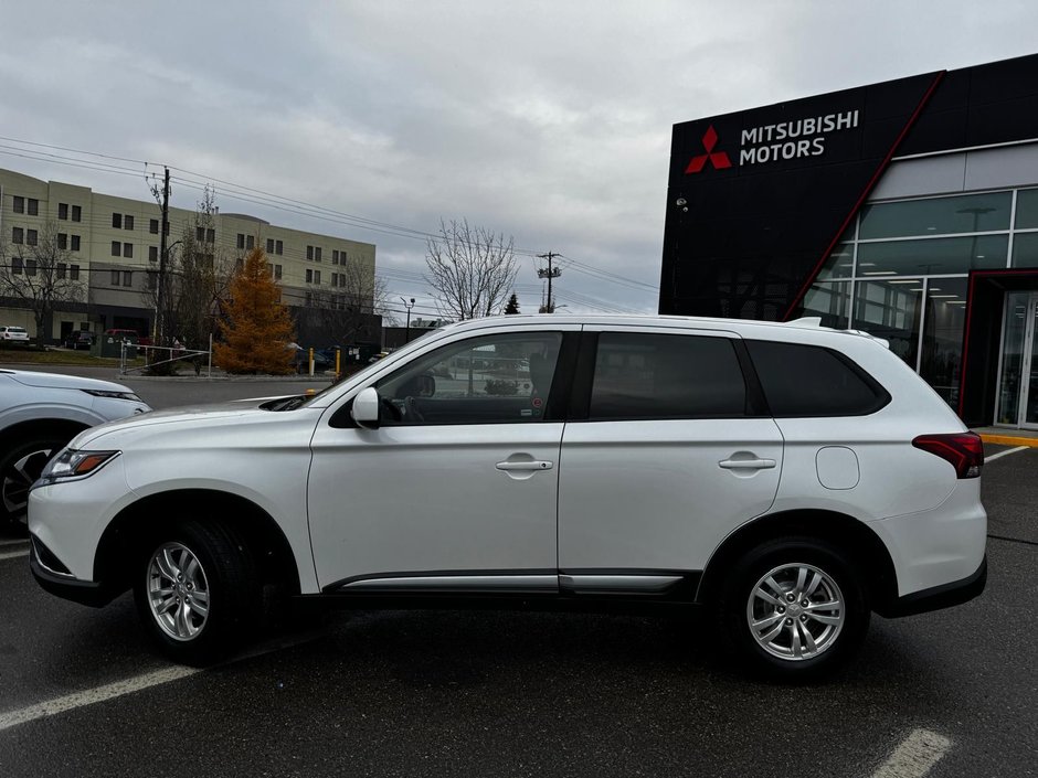 2020 Mitsubishi Outlander ES-2