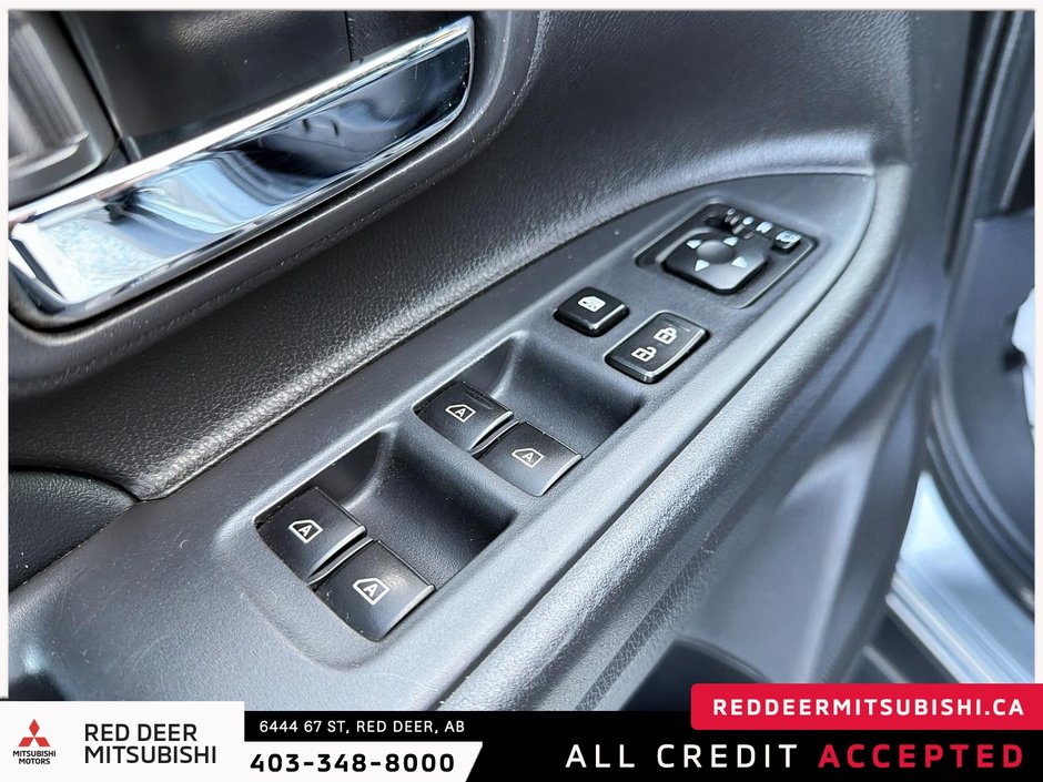 2020 Mitsubishi Outlander-11