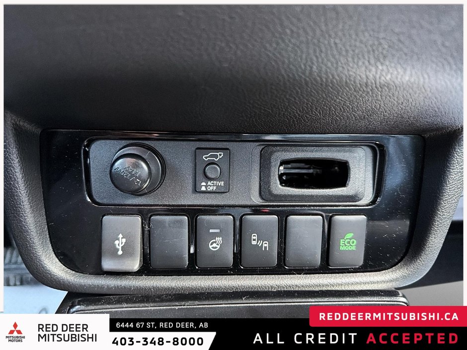 2020 Mitsubishi Outlander-20