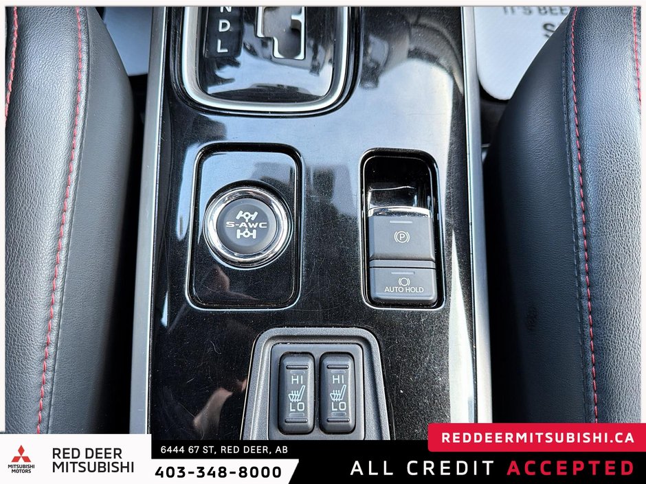 2020 Mitsubishi Outlander-22