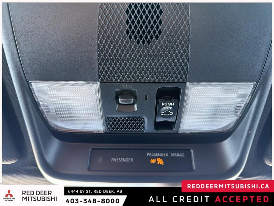 2020 Mitsubishi Outlander-23