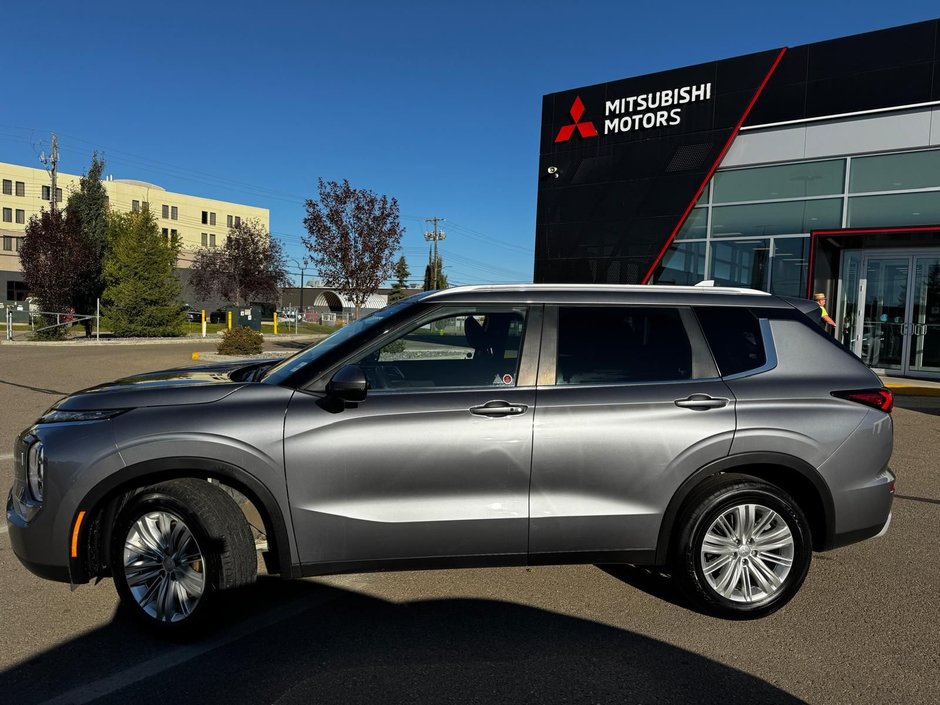 2022 Mitsubishi Outlander SE-2