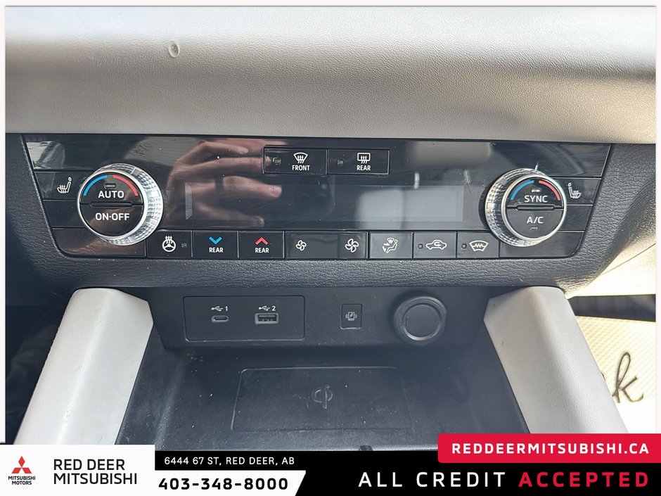 2022 Mitsubishi Outlander-12
