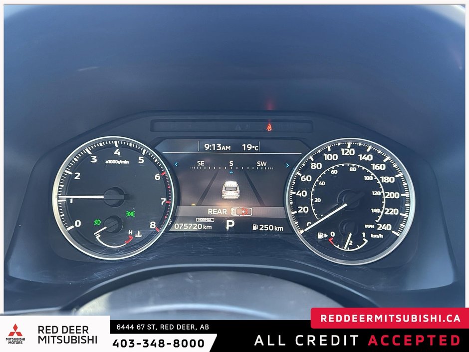 2022 Mitsubishi Outlander-11