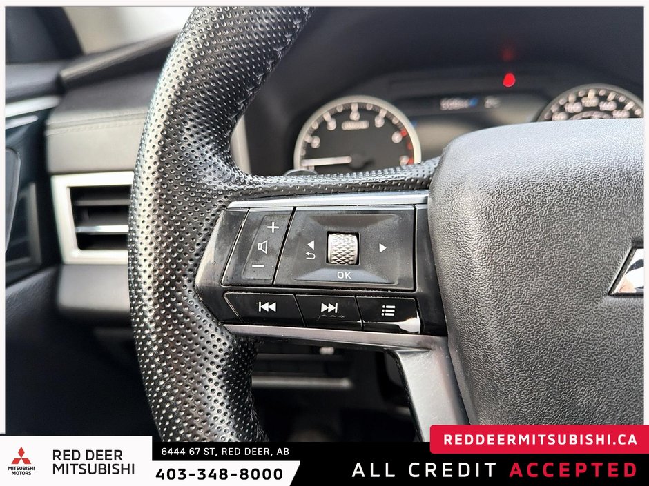 2022 Mitsubishi Outlander-13