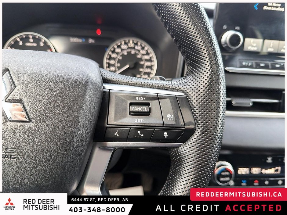 2022 Mitsubishi Outlander-14
