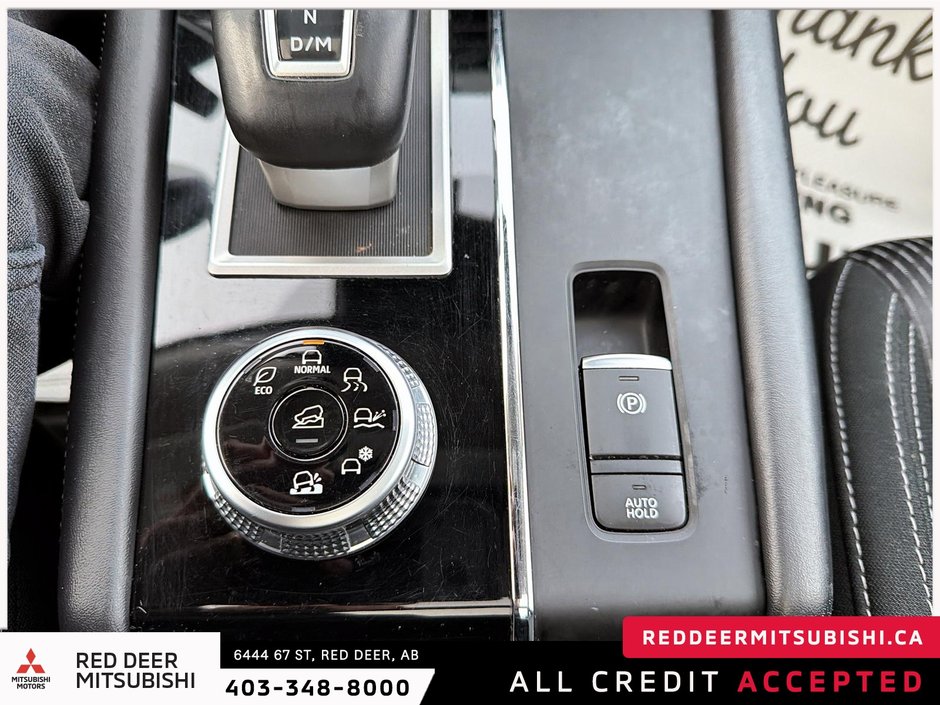 2022 Mitsubishi Outlander-18