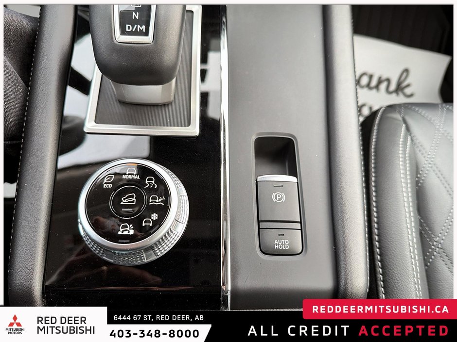 2022 Mitsubishi Outlander-21