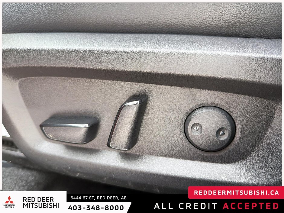 2022 Mitsubishi Outlander-14