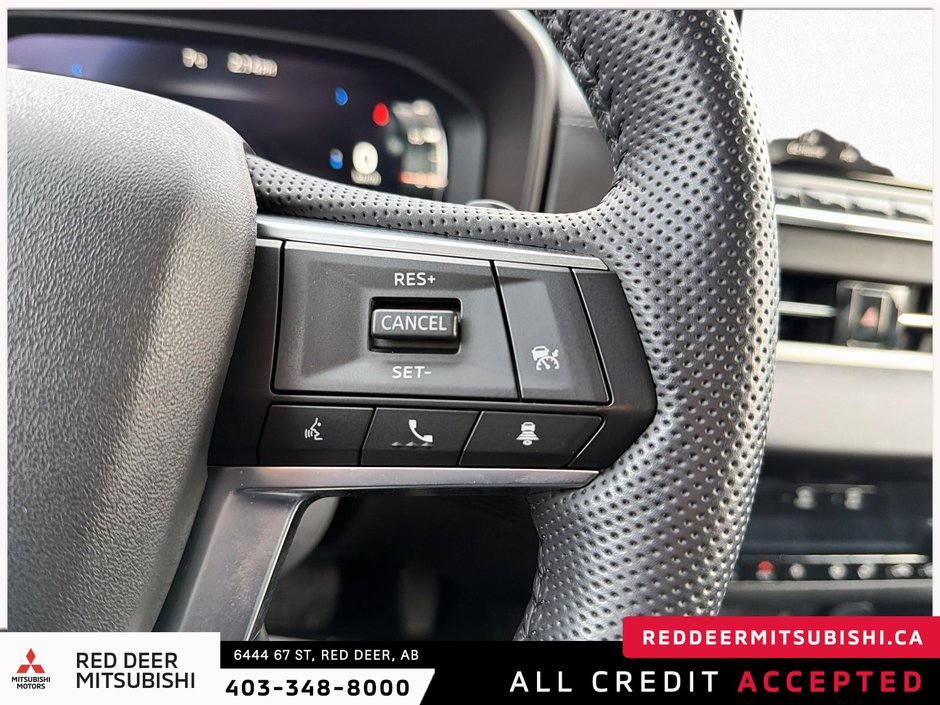 2022 Mitsubishi Outlander-17