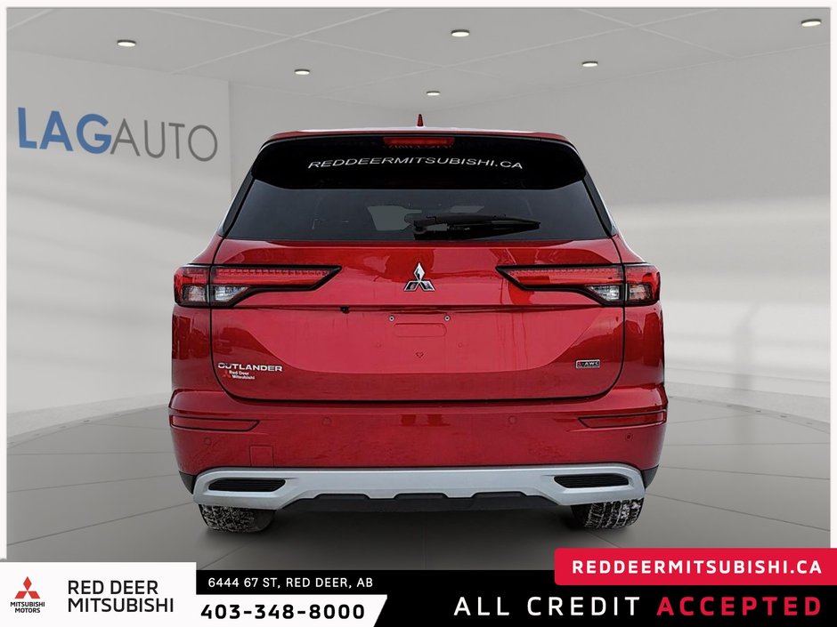 2022 Mitsubishi Outlander-2