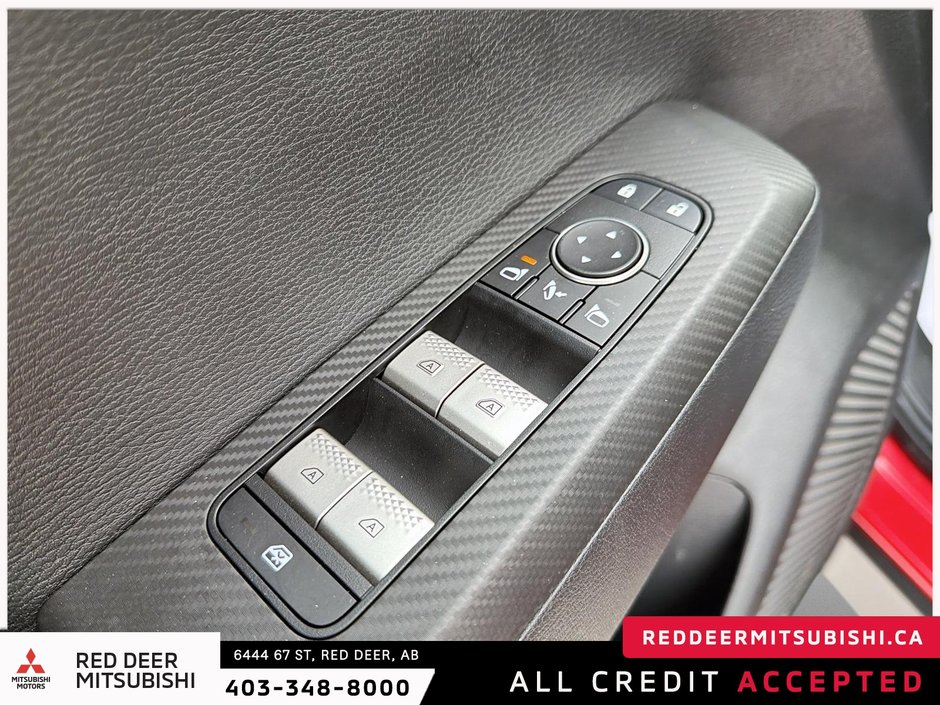 2022 Mitsubishi Outlander-12
