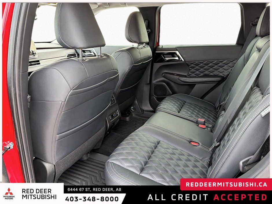 2022 Mitsubishi Outlander-11