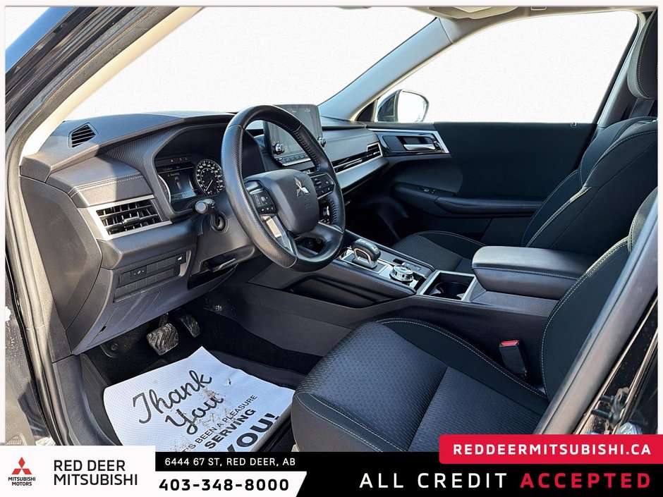 2022 Mitsubishi Outlander-9