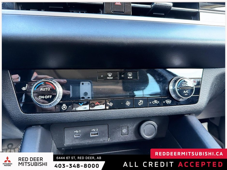 2022 Mitsubishi Outlander-18