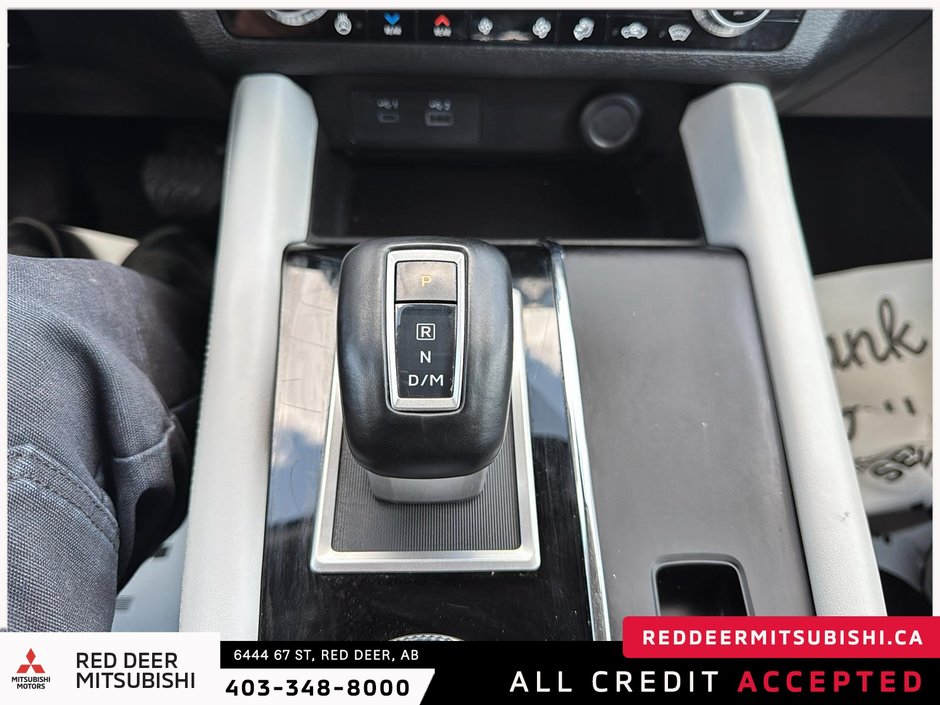 2023 Mitsubishi Outlander SEL-14