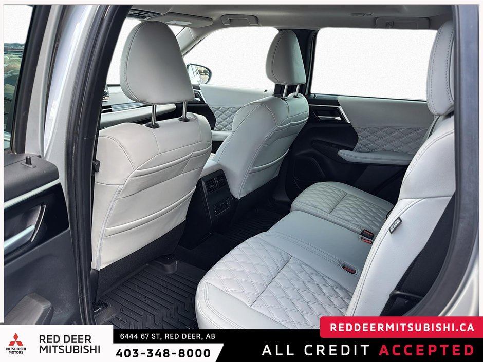 2023 Mitsubishi Outlander SEL-9