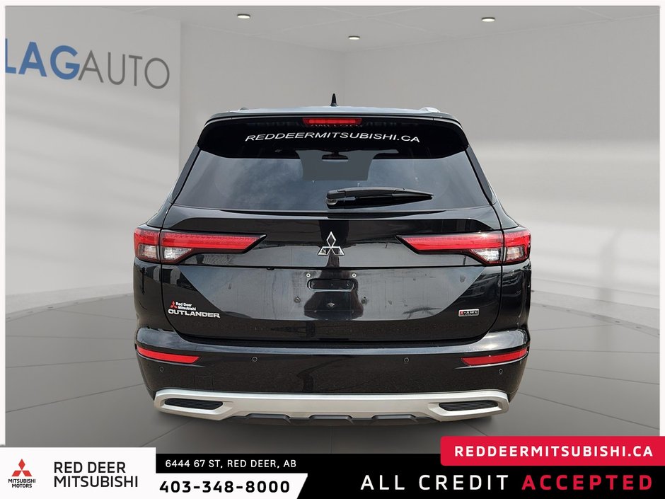 2023 Mitsubishi Outlander-2