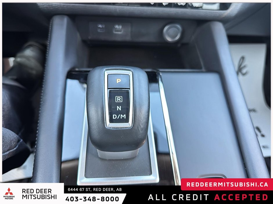 2023 Mitsubishi Outlander-13