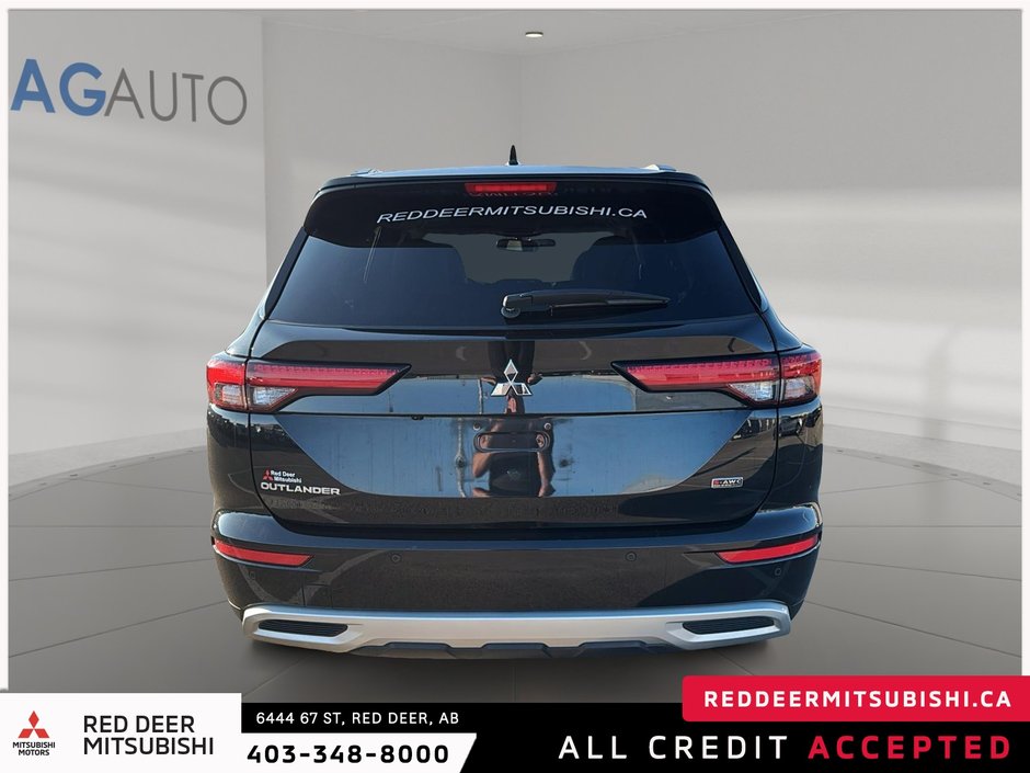 2023 Mitsubishi Outlander-2