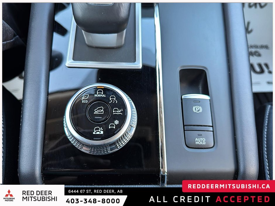 2023 Mitsubishi Outlander-14