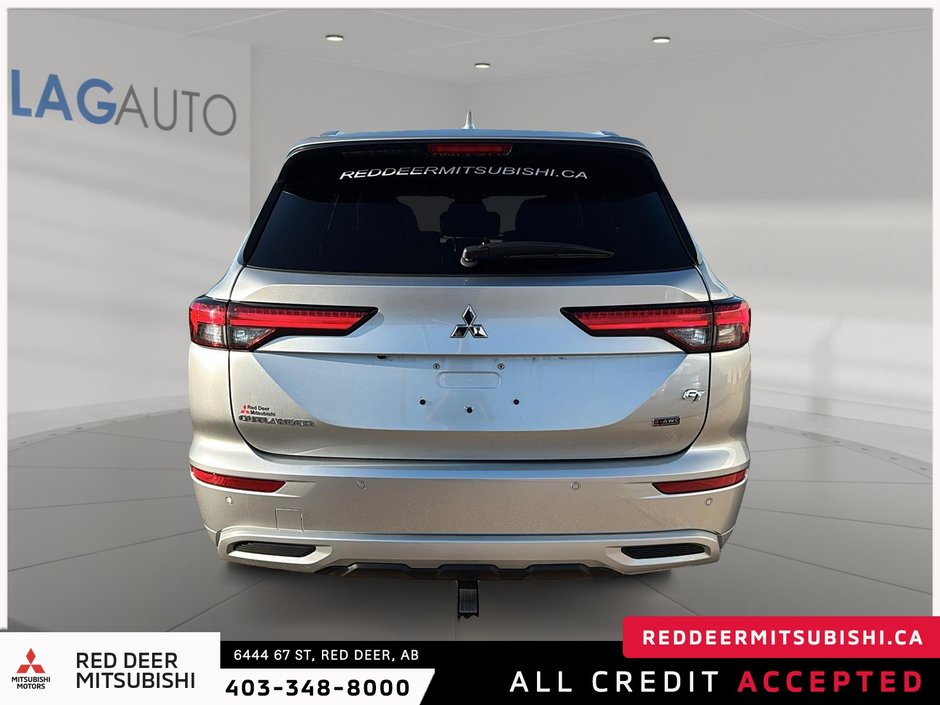2024 Mitsubishi Outlander-2