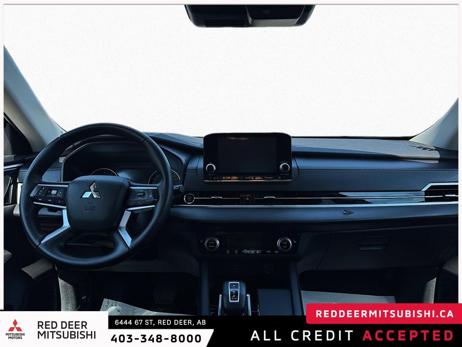 2024 Mitsubishi Outlander ES-8