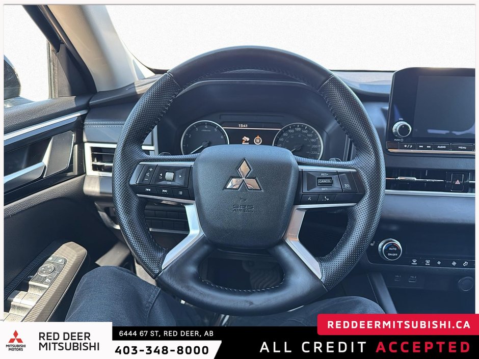 2024 Mitsubishi Outlander ES-10