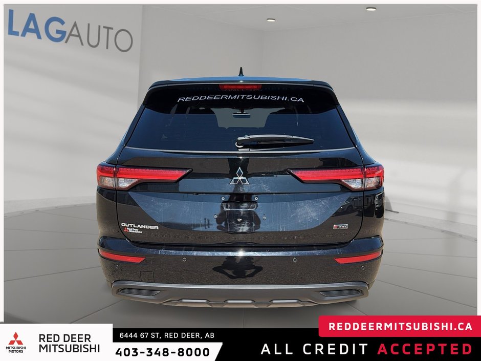 2024 Mitsubishi Outlander ES-2