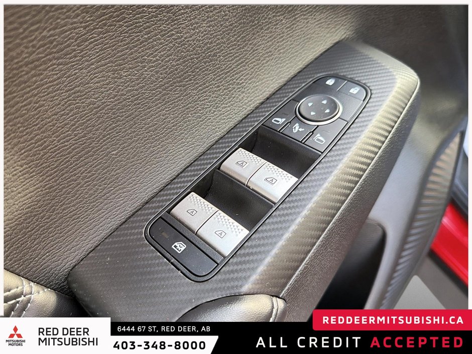 2024 Mitsubishi Outlander-10